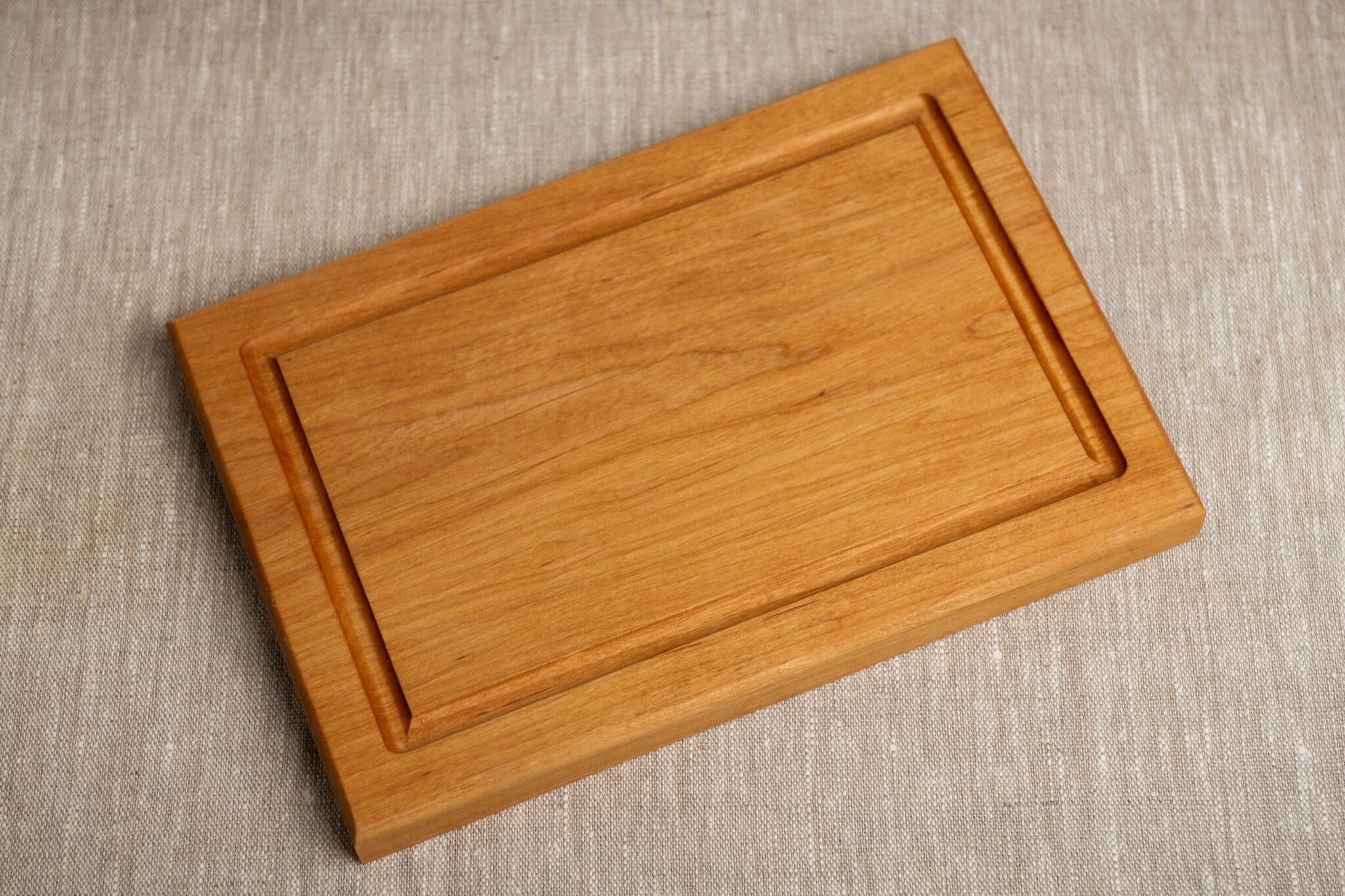 Rubio Monocoat viimistlusega puidust võileivaalus graveeringuga