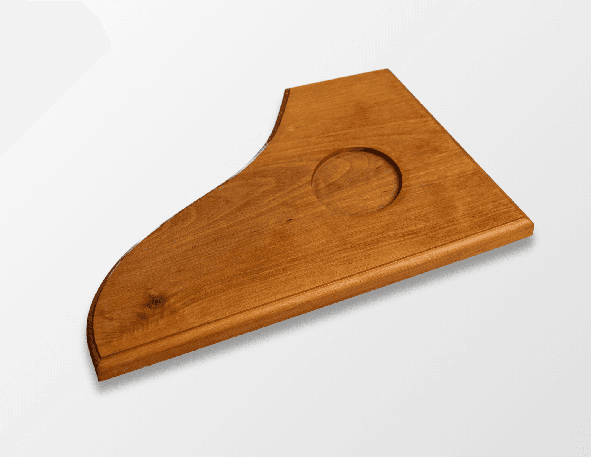 Kandlekujuline puidust serveerimisalus süvendiga