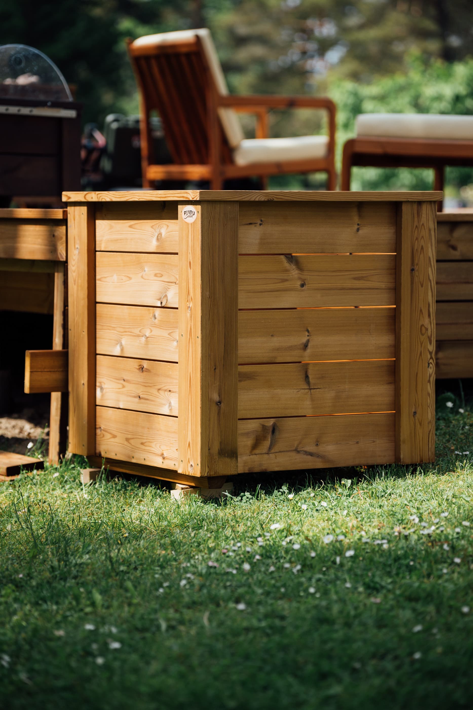 Suur Termopuidust istutuskast elupuudele