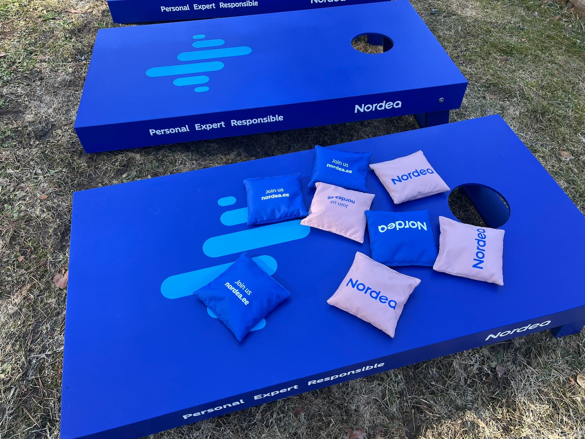 Cornhole 8