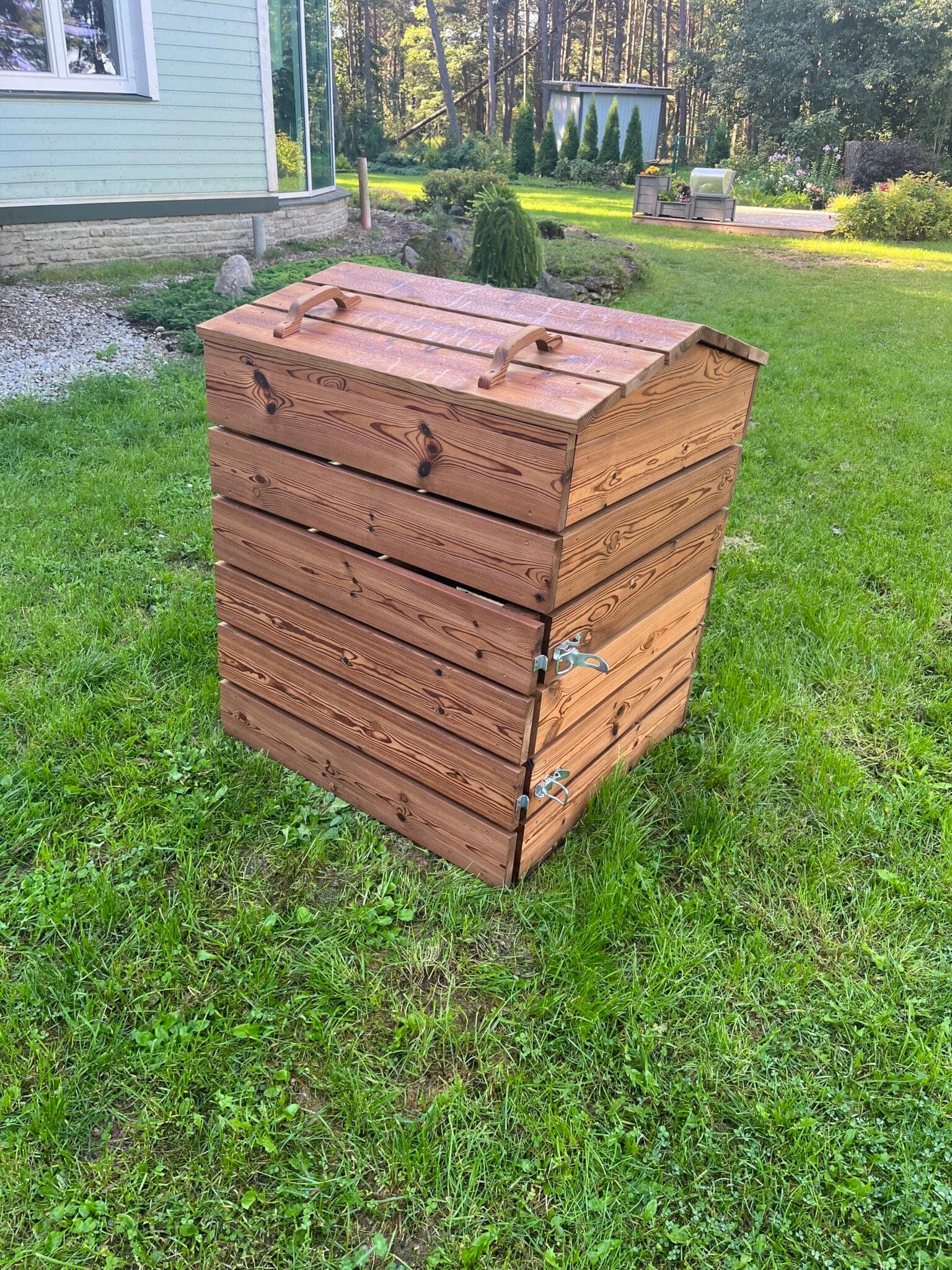 Närilistekindel termopuidust komposter