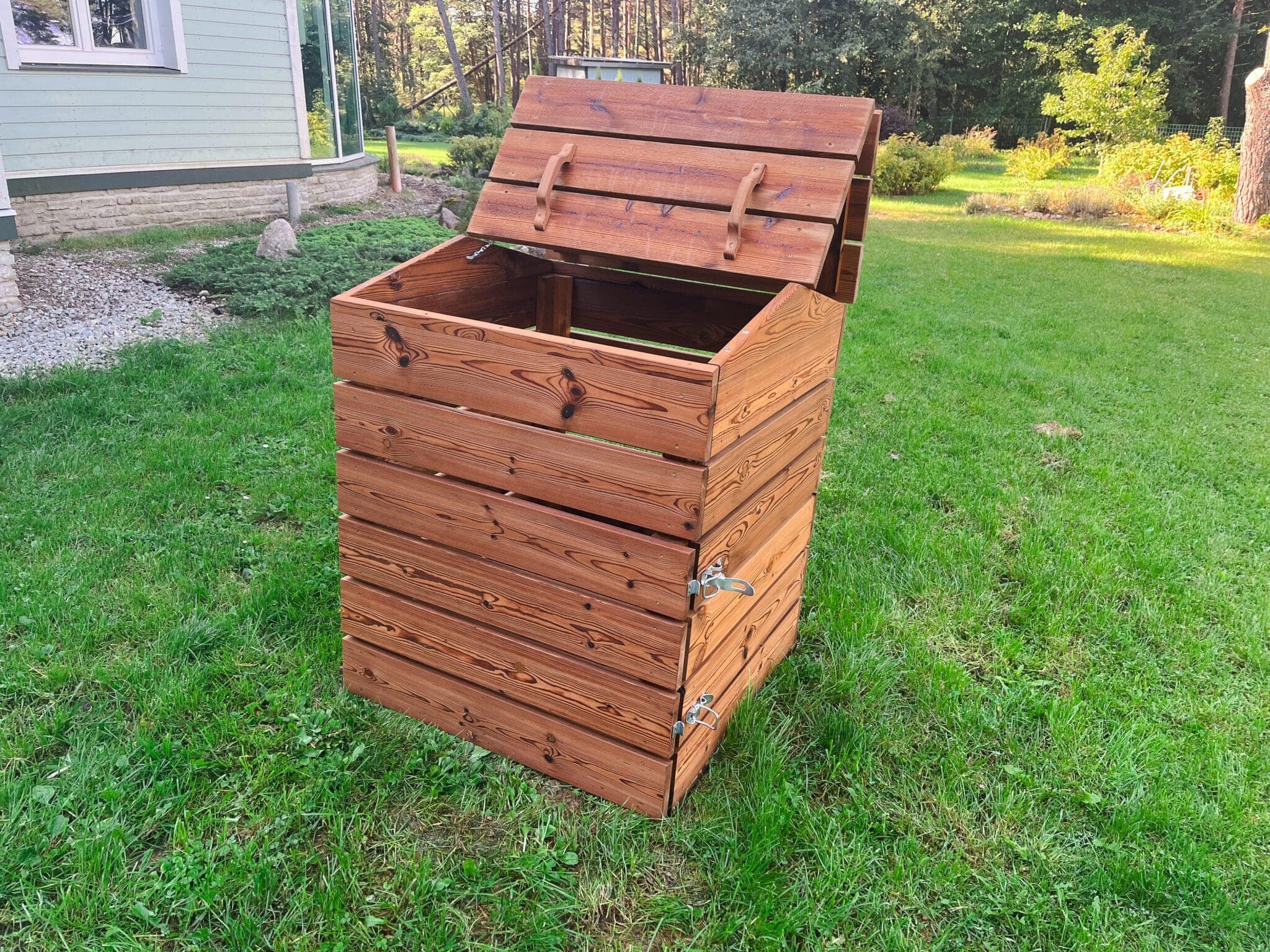 Närilistekindel termopuidust komposter